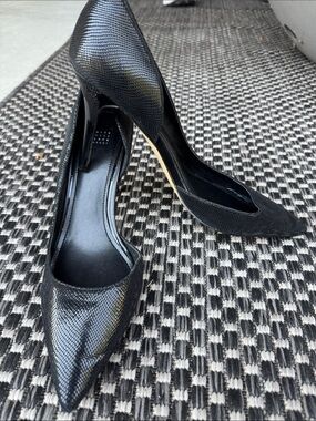 White House Black Market textured black heel